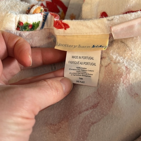 Pottery Barn Kids Elf on the Shelf Twin brushed flannel sheet set - Picture 3 of 4